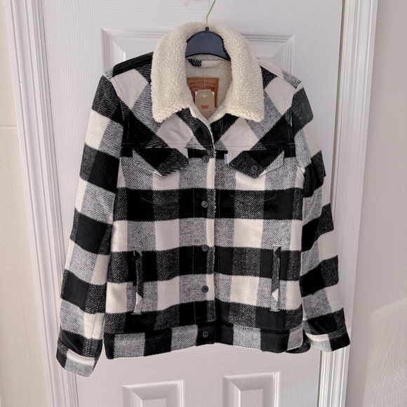 NWT Levi’s Sherpa Lined Trucker Jacket S Buffalo Check - Picture 1 of 6